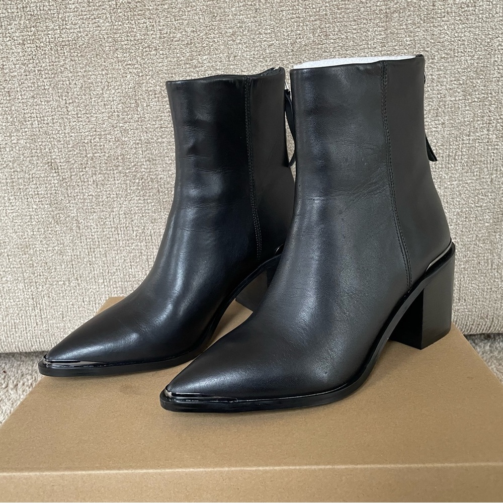 STEVE MADDEN Amber Black Leather Bootie